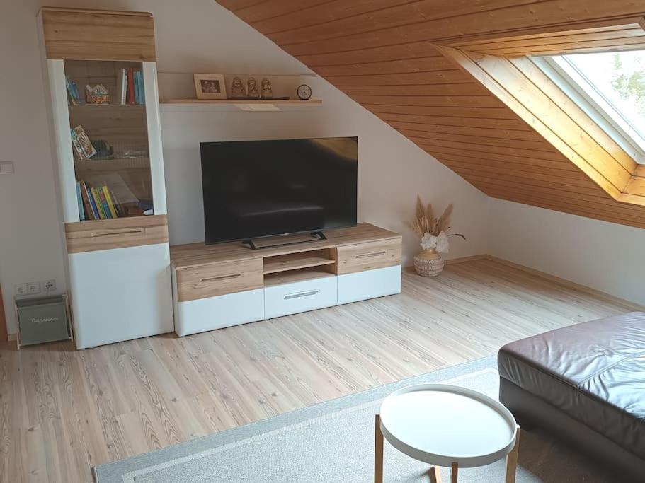 Ferienwohnung - Dachgeschoss Schmuckstueck Wolnzach Εξωτερικό φωτογραφία